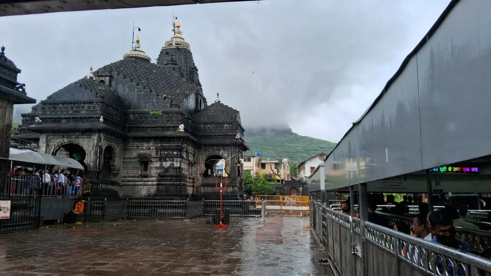 त्र्यंबकेश्वर मंदिर, नासिक — भगवान शिव का पवित्र ज्योतिर्लिंग